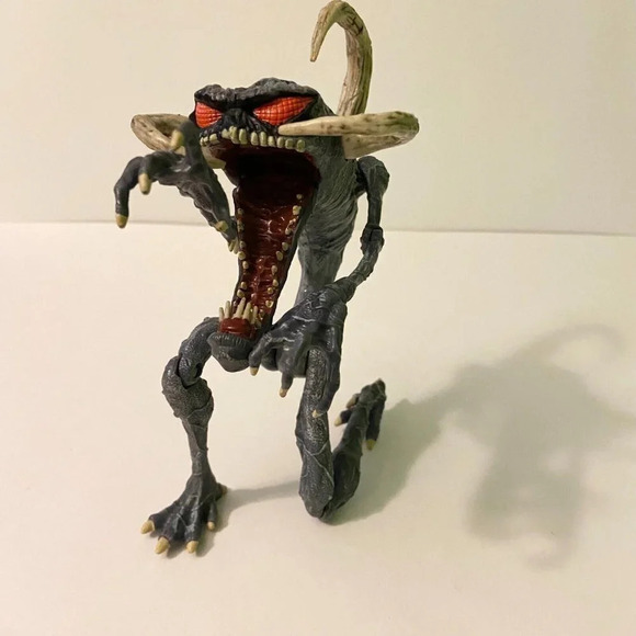 Vintage 1995 McFarlane Toys Spawn Violator Monster 9 Inch Tall  Action Figure - Picture 2 of 16